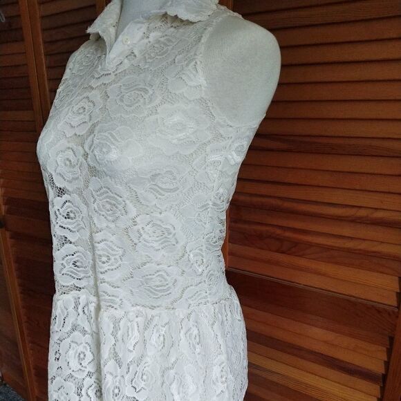 Sheer Lace Ruffled Tunic Top - Picture 4 of 6